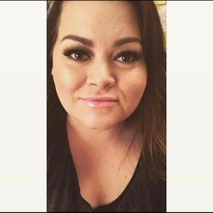 Meet your Posher, Caitlin